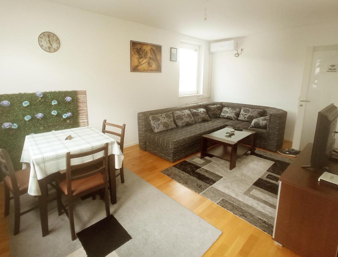 Lovely Home Apartment Sarajevo Esterno foto